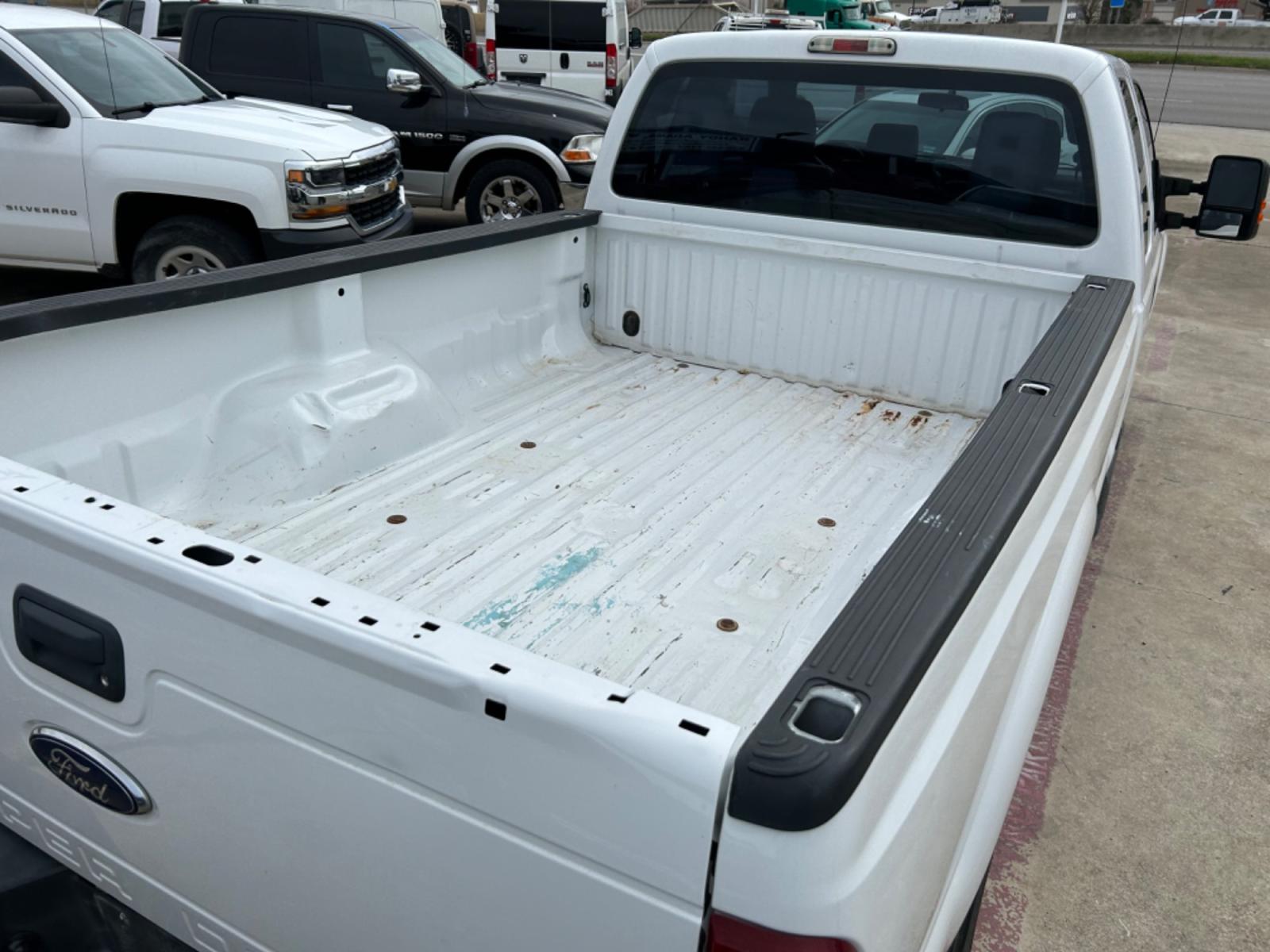 2016 White Ford F-250 SD XL SuperCab 2WD (1FT7X2A65GE) with an 6.2L V8 OHV 16V engine, 6A transmission, located at 1687 Business 35 S, New Braunfels, TX, 78130, (830) 625-7159, 29.655487, -98.051491 - Photo #2